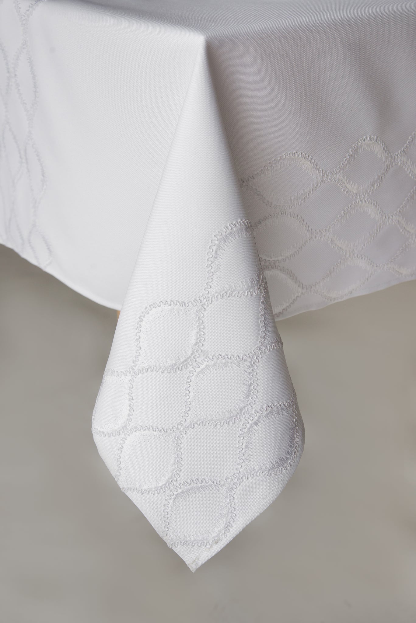 Parlux Castalogna Embroidered Tablecloth