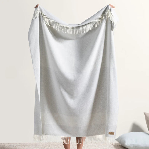 Lands Downunder Silver Hampton Plaid Throw