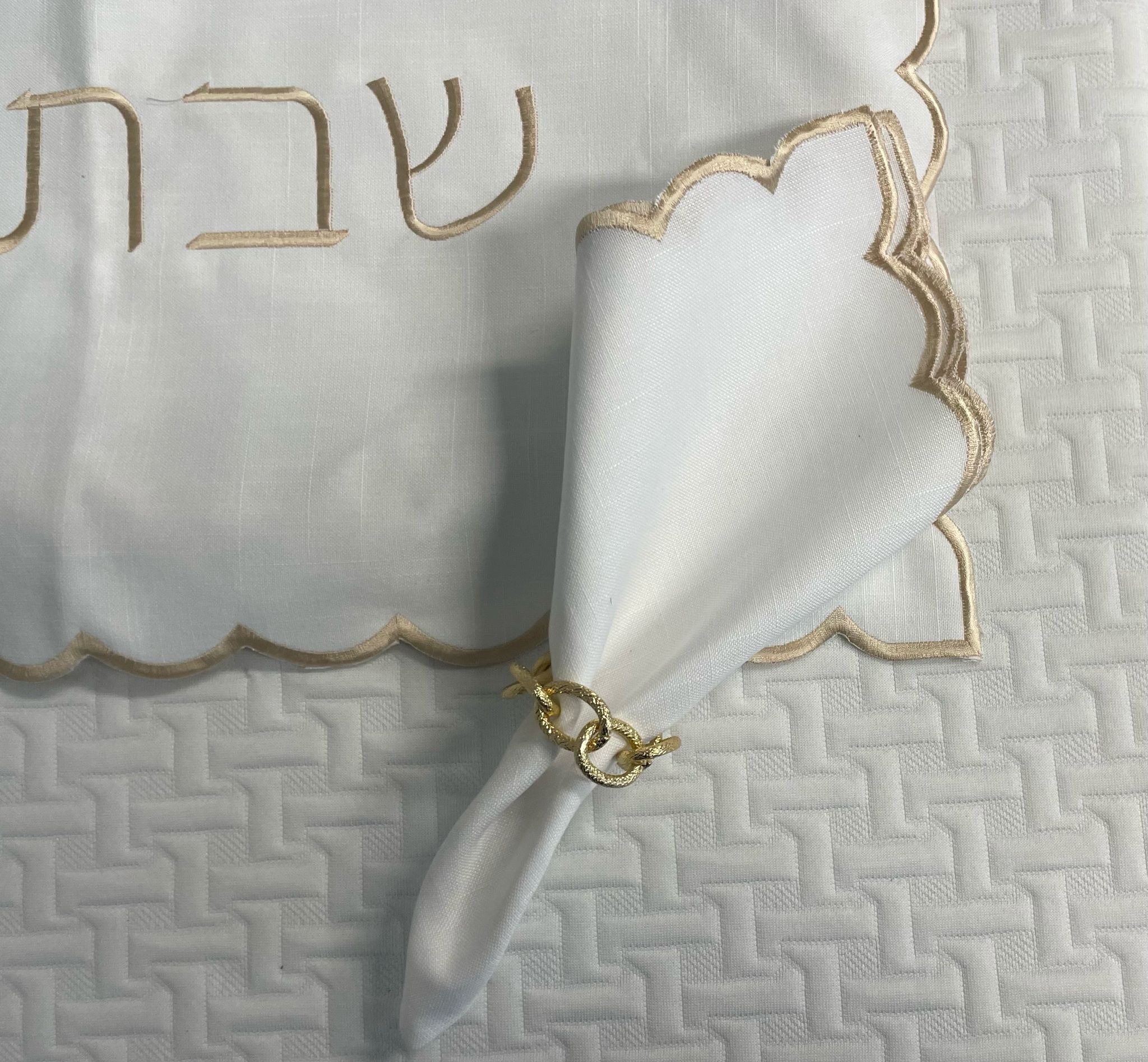 Scallop Edge Linen Like Napkins